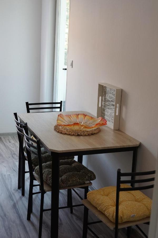Apartman Smit Umag Exteriör bild
